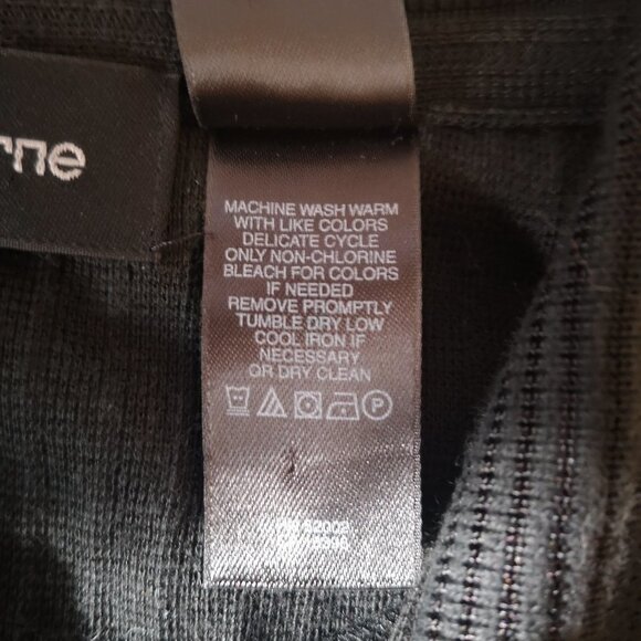 Claiborne Men's Size Medium Black Short Sleeve Loose Fit Golf / Polo Shirt - Picture 4 of 7